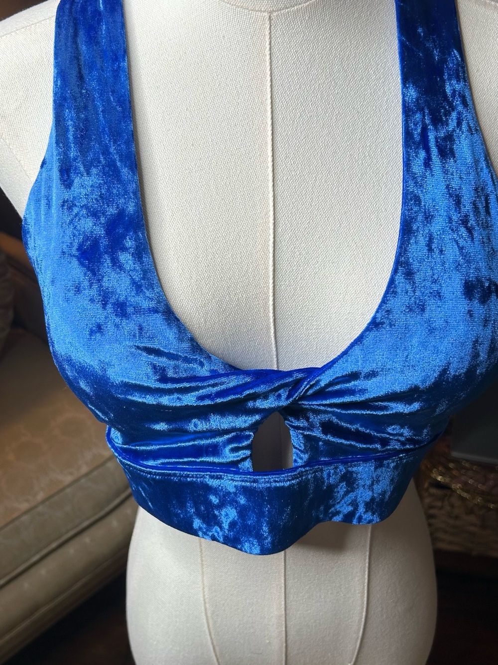 💙Fabletics Med Oasis Celeste Blue Crushed Velour Twist